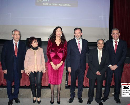 Alcaldesa, presidente y menciones